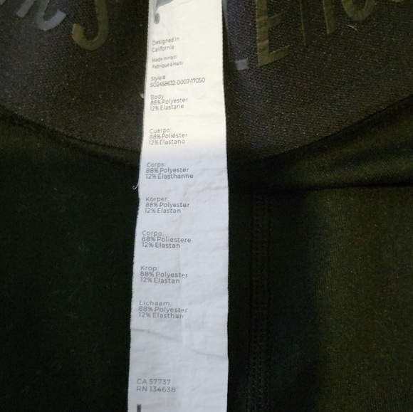 Fabletics Yoga Shorts w/ Pockets - Picture 4 of 4